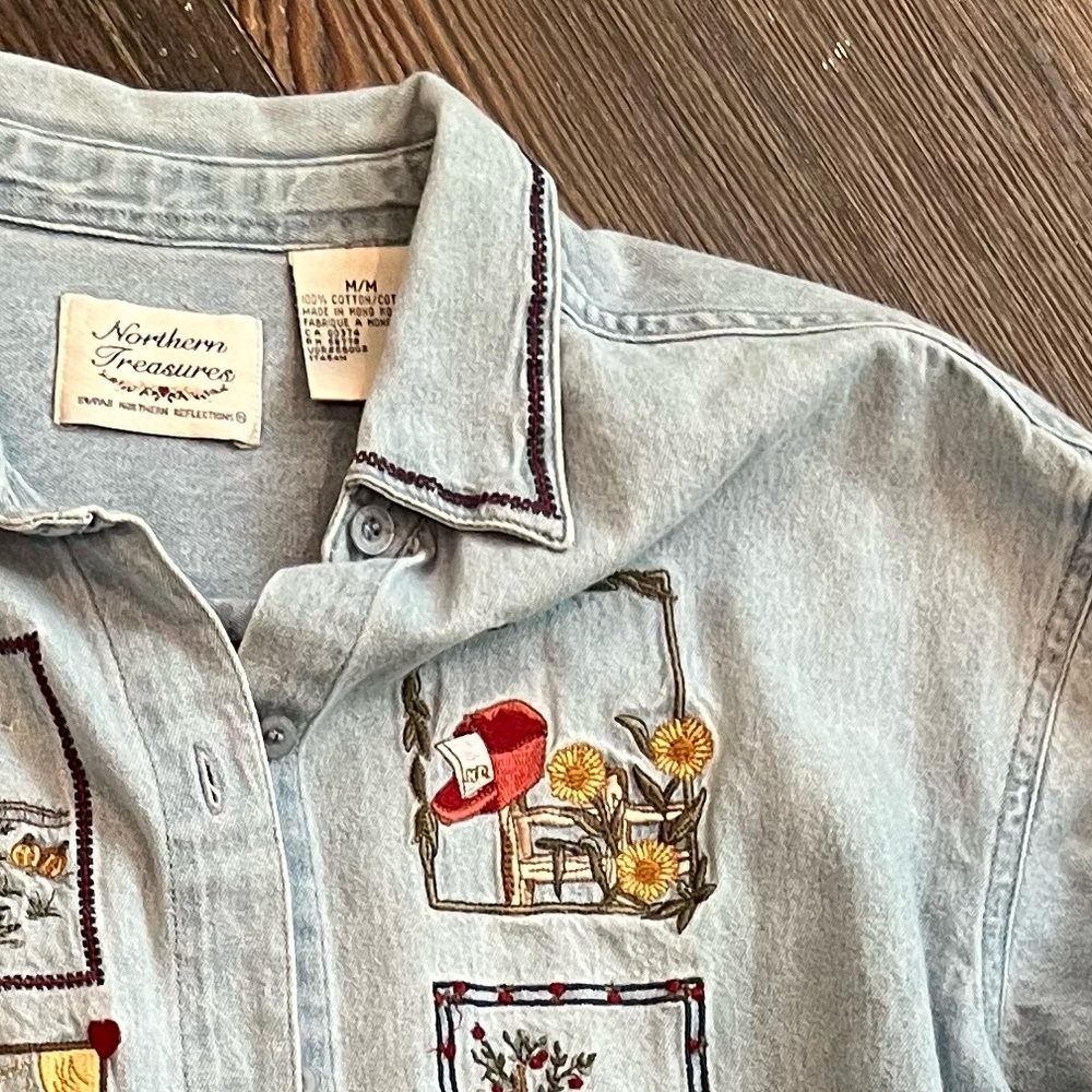 Vintage 90s Denim Button Up Jean Shirt Red barn sunflowers size medium cotton - Picture 11 of 15